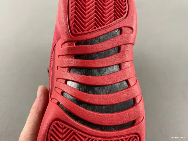 HYPE Retro 12 (2018) Red Jordan Air 130690-601 Gym 0611